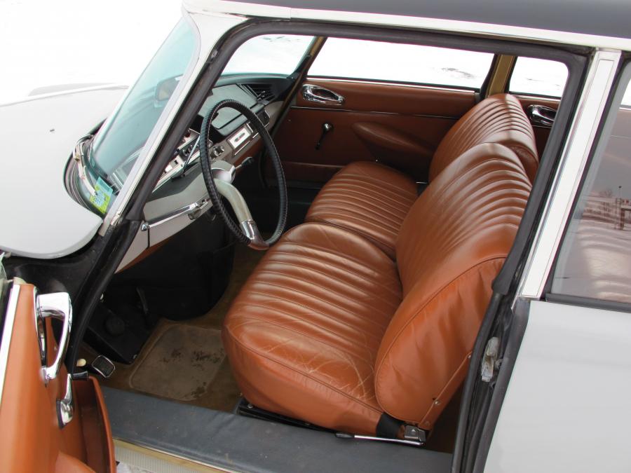  Citroen DS21 Pallas 1967 года  (фото 2 из 3)